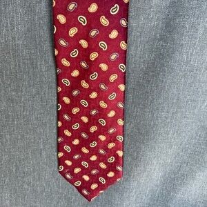 Jos A Banks Red Silk Dress Neck Paisley Tie